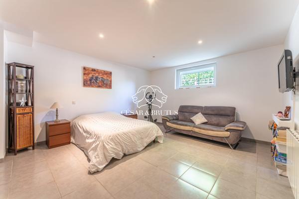 Maison contemporaine de 192 m² avec piscine et vue panoramique – Dardilly