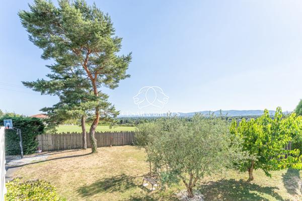 Maison contemporaine de 192 m² avec piscine et vue panoramique – Dardilly
