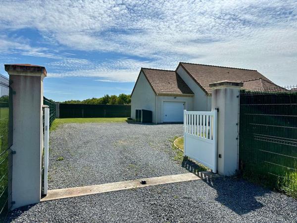 A seulement 10 mn de la gare de MONTARGIS avec Paris/Bercy Direct en 1h ! Prête à vous accueillir SANS TRAVAUX - MAISON CLE EN MAIN : 120 m2 habitables, 4 CHAMBRES, GARAGE, TERRAIN de 740 m2