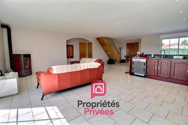 A seulement 10 mn de la gare de MONTARGIS avec Paris/Bercy Direct en 1h ! Prête à vous accueillir SANS TRAVAUX - MAISON CLE EN MAIN : 120 m2 habitables, 4 CHAMBRES, GARAGE, TERRAIN de 740 m2
