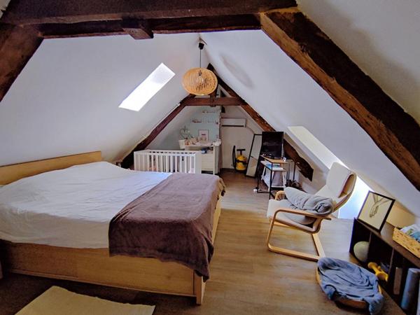 Maison de pays + grange du 18 ém sur 1 ha 40  de prairie