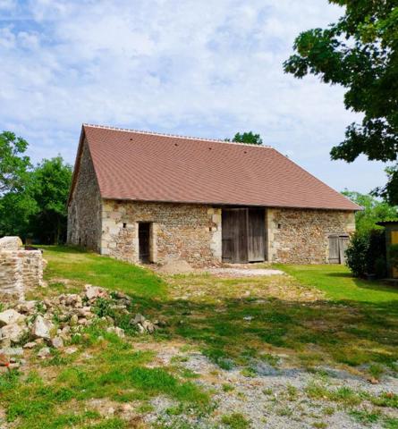 Maison de pays + grange du 18 ém sur 1 ha 40  de prairie