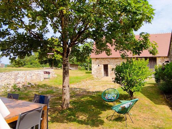 Maison de pays + grange du 18 ém sur 1 ha 40  de prairie
