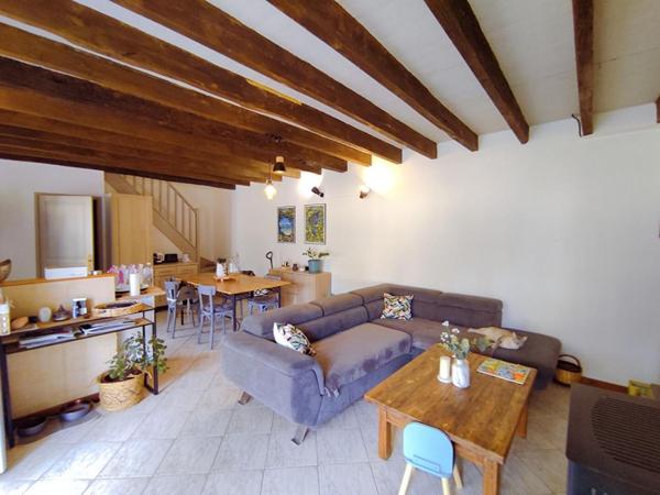 Maison de pays + grange du 18 ém sur 1 ha 40  de prairie