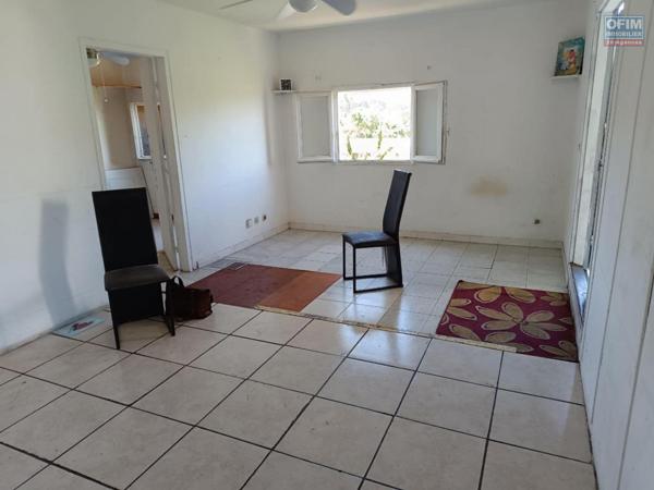 Appartement trois chambres au centre ville de la Ravine des Cabris avec superbe vue mer et montagne