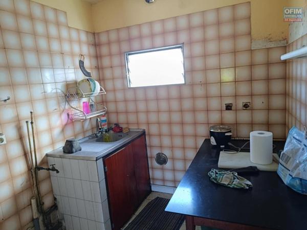 Appartement trois chambres au centre ville de la Ravine des Cabris avec superbe vue mer et montagne