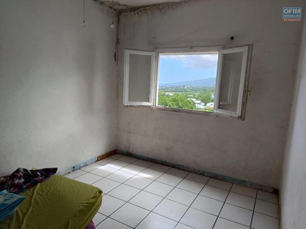 Appartement trois chambres au centre ville de la Ravine des Cabris avec superbe vue mer et montagne