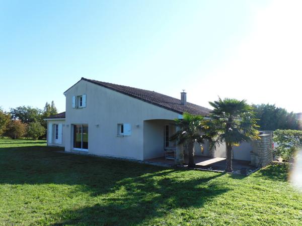 16430 VINDELLE - Maison récente de 150 m².