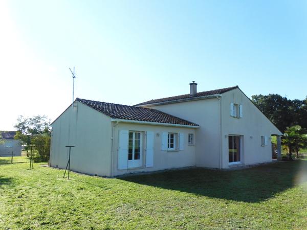 16430 VINDELLE - Maison récente de 150 m².