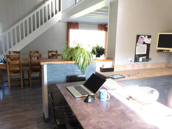 16430 VINDELLE - Maison récente de 150 m².