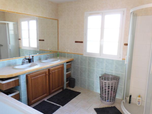 16430 VINDELLE - Maison récente de 150 m².