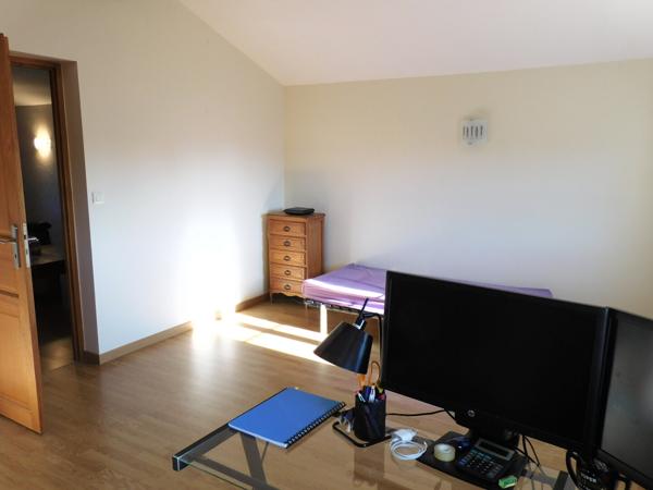 16430 VINDELLE - Maison récente de 150 m².