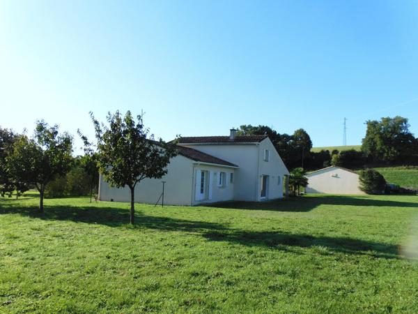 16430 VINDELLE - Maison récente de 150 m².