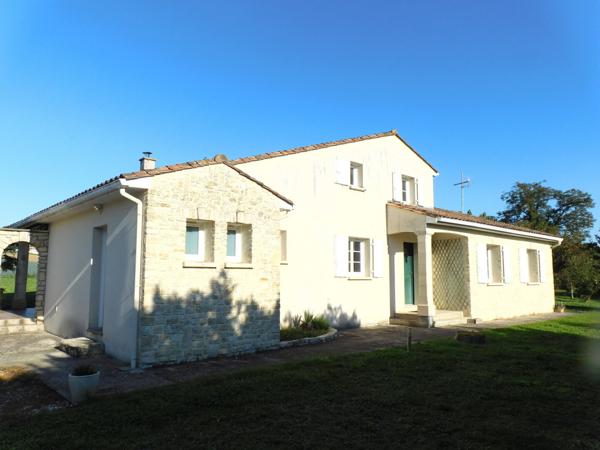 16430 VINDELLE - Maison récente de 150 m².