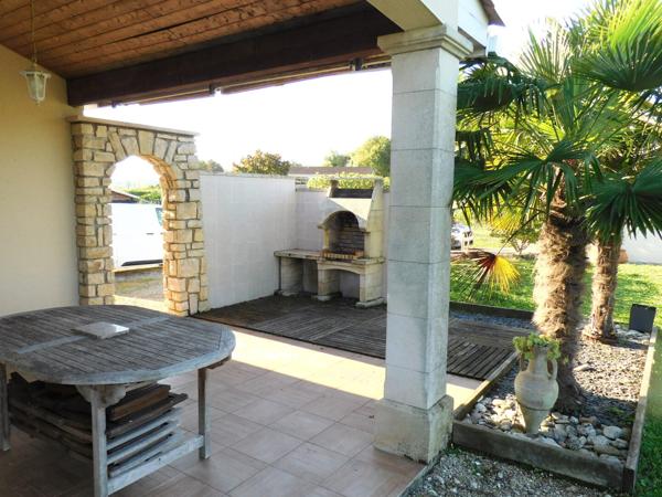 16430 VINDELLE - Maison récente de 150 m².