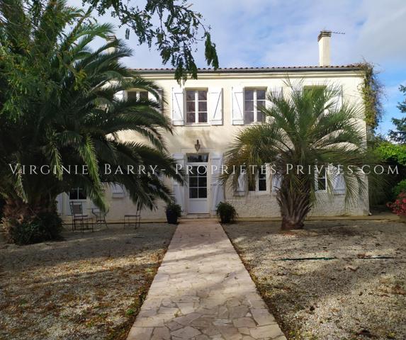 MAISON DE MAITRE 5 CHAMBRES SUR 1200 M² DE TERRAIN AVEC PISCINE