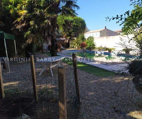 MAISON DE MAITRE 5 CHAMBRES SUR 1200 M² DE TERRAIN AVEC PISCINE