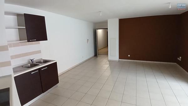 A vendre T3 de 65m2 habitable à Sainte-Clotilde à deux pas du boulevard Sud