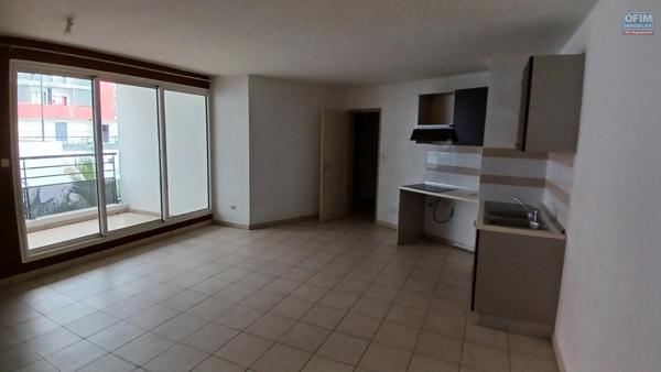 A vendre T3 de 65m2 habitable à Sainte-Clotilde à deux pas du boulevard Sud