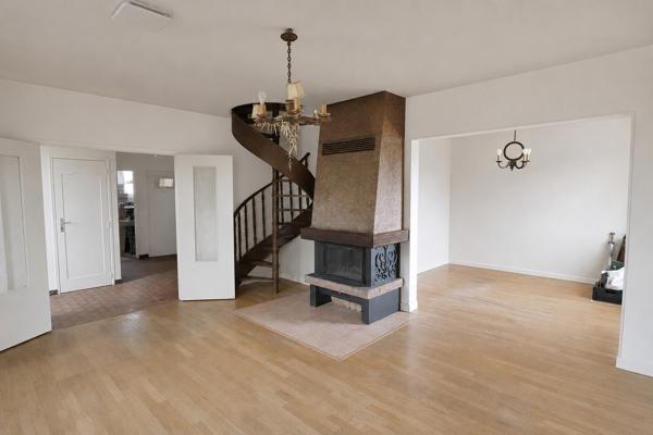 Maison individuelle avec beau terrain clos – Grand-Charmont (25200)