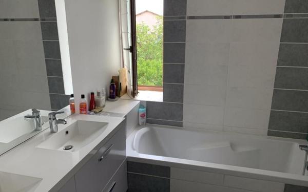 Maison à louer    5 pièces • 135,19 m2 Quincieux