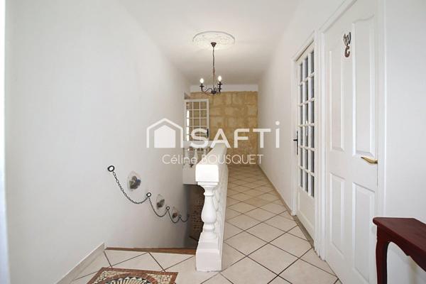 Maison de village avec cour et places de parking