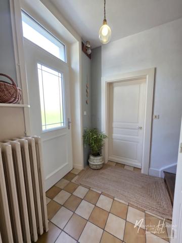 Maison
         7 pièces
        - 182 m² Exclusivité 214 000 € *