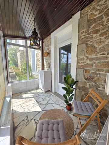 Maison
         7 pièces
        - 182 m² Exclusivité 214 000 € *
