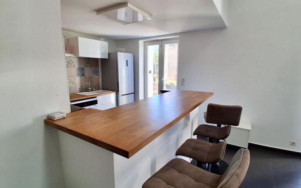 Appartement à vendre    4 pièces • 70 m2 Marseille 8