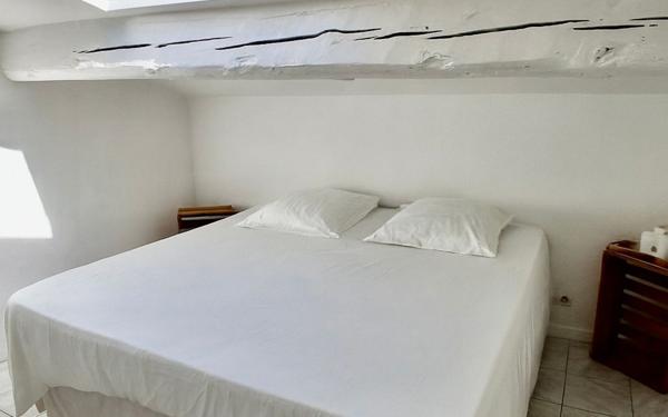 Appartement à vendre    4 pièces • 70 m2 Marseille 8