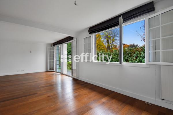 Maison 7 pièces - 247 m² Exclusivité efficity