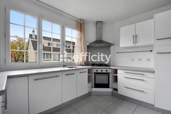 Maison 7 pièces - 247 m² Exclusivité efficity