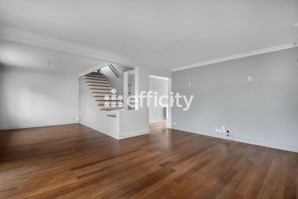 Maison 7 pièces - 247 m² Exclusivité efficity