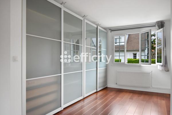 Maison 7 pièces - 247 m² Exclusivité efficity