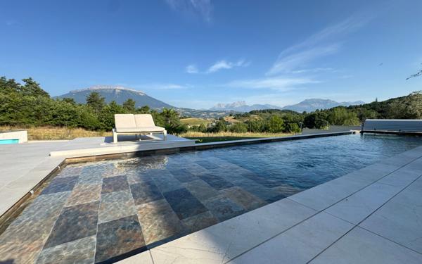 Maison à vendre    4 pièces • 180 m2 Châteauvieux