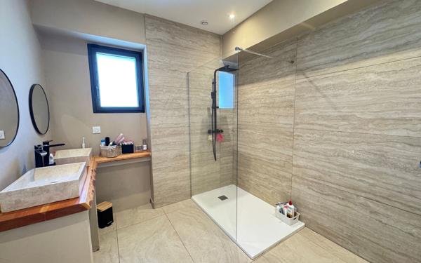 Maison à vendre    4 pièces • 180 m2 Châteauvieux