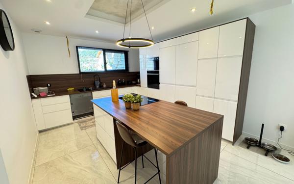 Maison à vendre    4 pièces • 180 m2 Châteauvieux