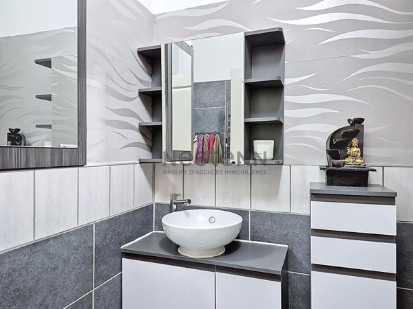 Maison Pont Saint Esprit 4 pièce(s) 90 m2