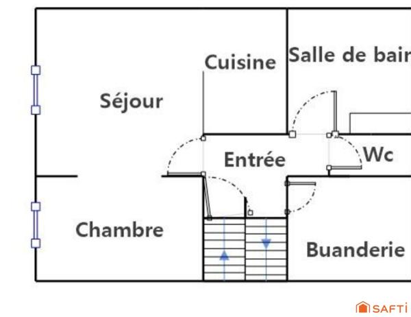 Maison , au centre de CUCURON (avec local commercial en sus)