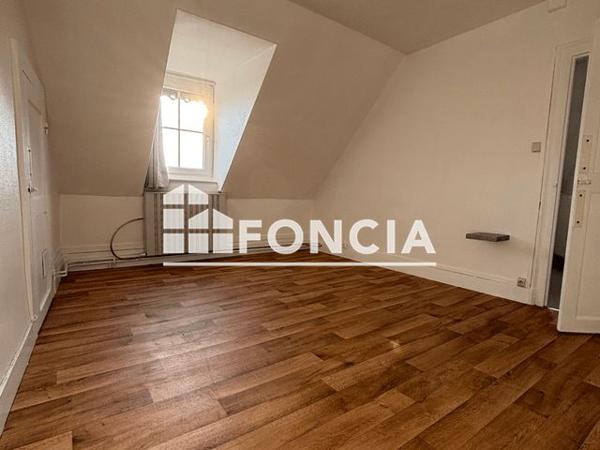 Location Maison 4 pièces 75 m² - 31 RUE DU VAL DE LOIR Chateau Du Loir 72500