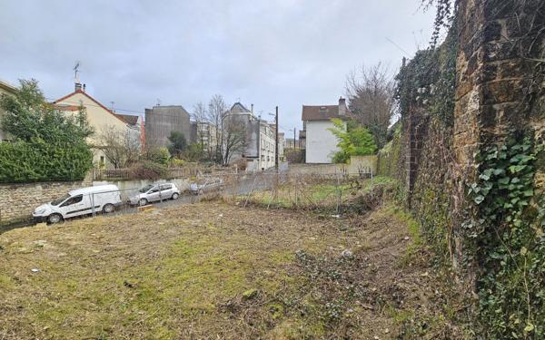 Terrain à vendre    Vanves