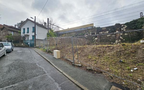 Terrain à vendre    Vanves