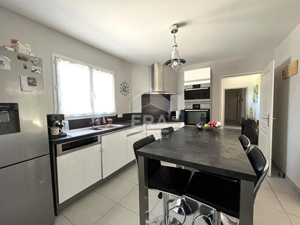 A vendre aux portes de Périgueux, Maison récente type 5 avec piscine