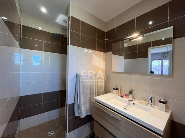 A vendre aux portes de Périgueux, Maison récente type 5 avec piscine