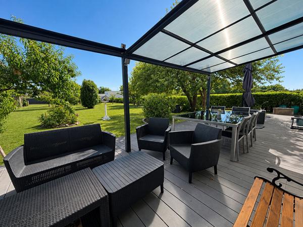 Maison Coueron avec grand garage et terrain