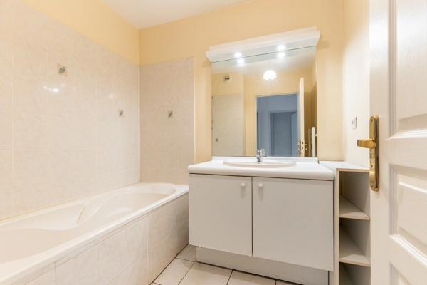 ***A LOUER...MARSEILLE 8EME...LE ROUET...3 PIECES 67M²...CLIMATISATION REVERSIBLE...TERRASSE 12M²...PLACE PARKING EN SOUS-SOL***