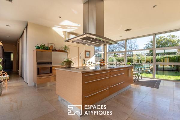 Lumineuse maison d’architecte avec piscine en coeur de ville