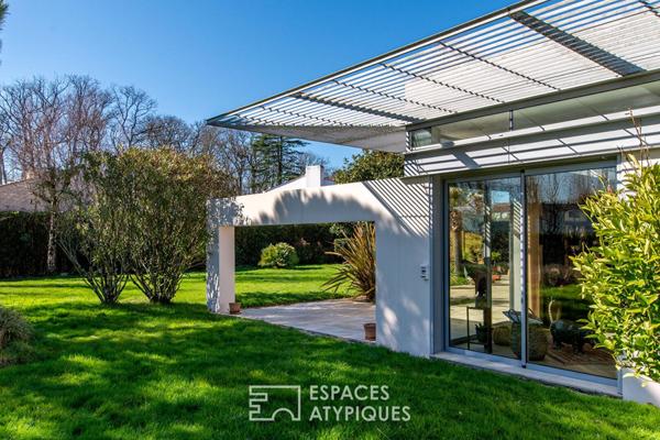 Lumineuse maison d’architecte avec piscine en coeur de ville