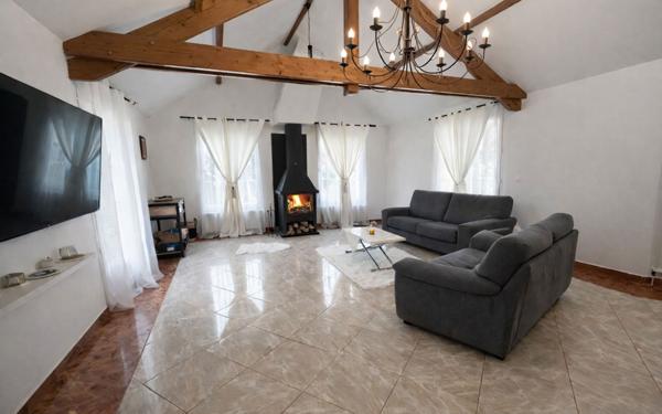 Maison à vendre    9 pièces • 209,53 m2 Beauvais