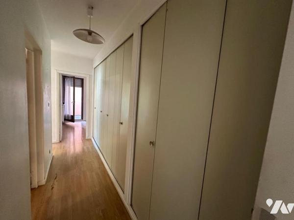 Appartement T4 avec cellier et place de stationnement